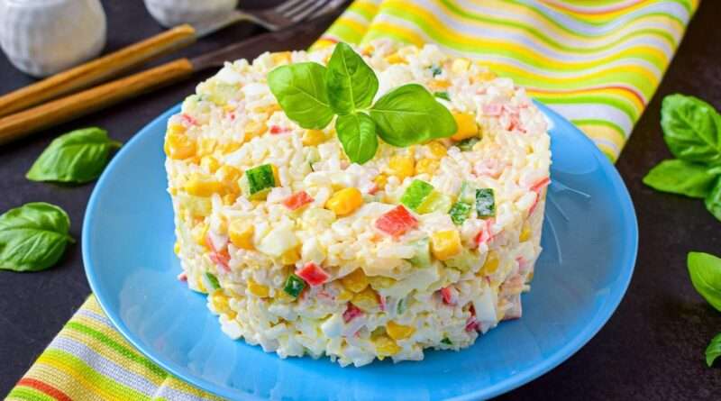 krabovyy salat Как приготовить крабовый салат с кукурузой по классическому рецепту